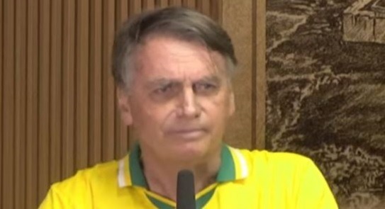 VÍDEO: Bolsonaro afirma estar "melhor preparado" para assumir a nação