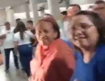 VÍDEO: Estudante cobra a professora Fátima Bezerra