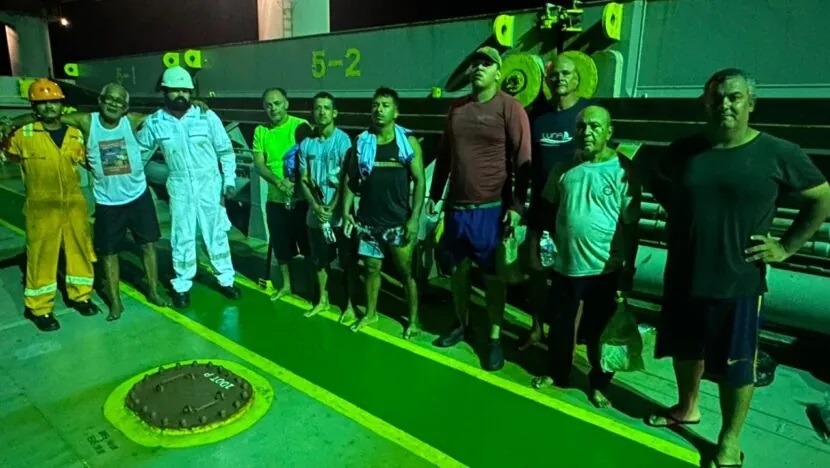 Navio afunda perto de Tibau do Sul e resgate evita tragédia