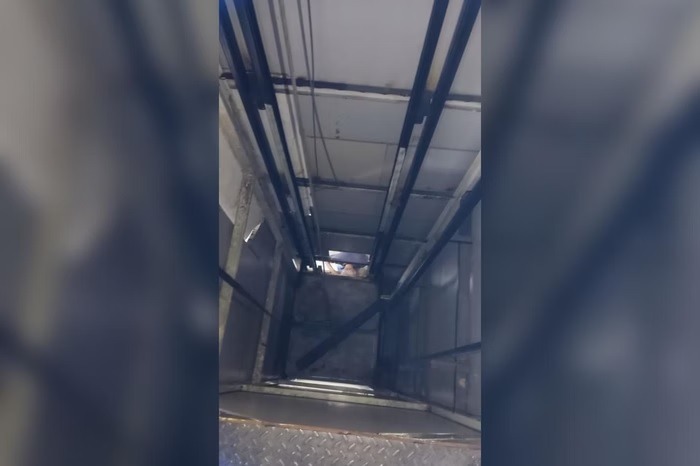 Elevador de hospital despenca e funcionárias sofrem fraturas expostas