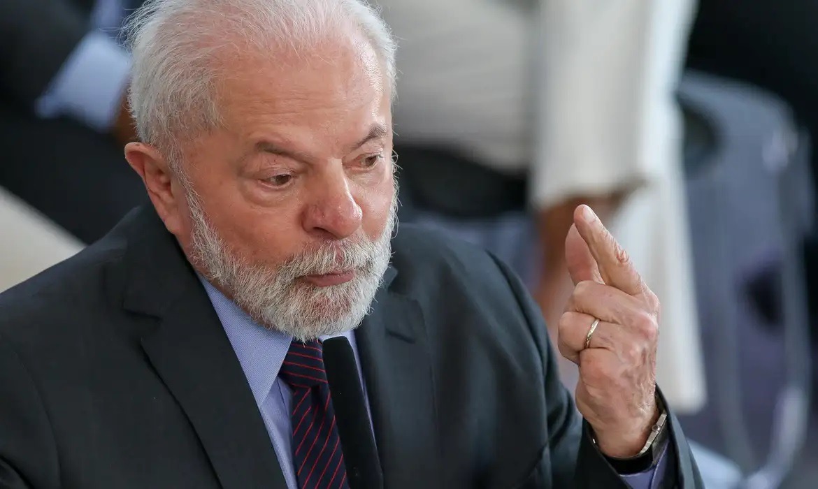 Governo Lula agiu para segurar fila di INSS e frear alta de gastos com benefícios