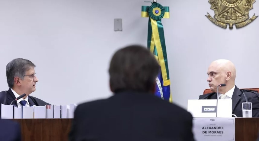 Moraes dá 15 dias para alegações finais dos réus em ação por suposta tentativa de golpe