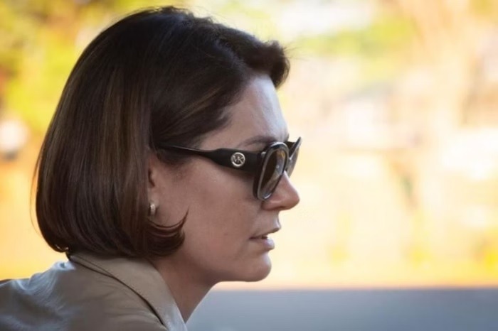 Michelle aciona Justiça após ser chamada de “ex-garota de programa”