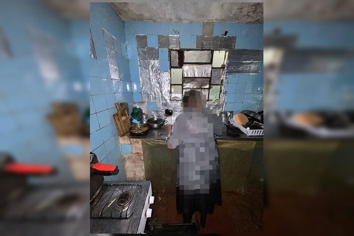 VÍDEO: Filho tranca mãe idosa e irmã em casa com 15 cães e fezes espalhadas