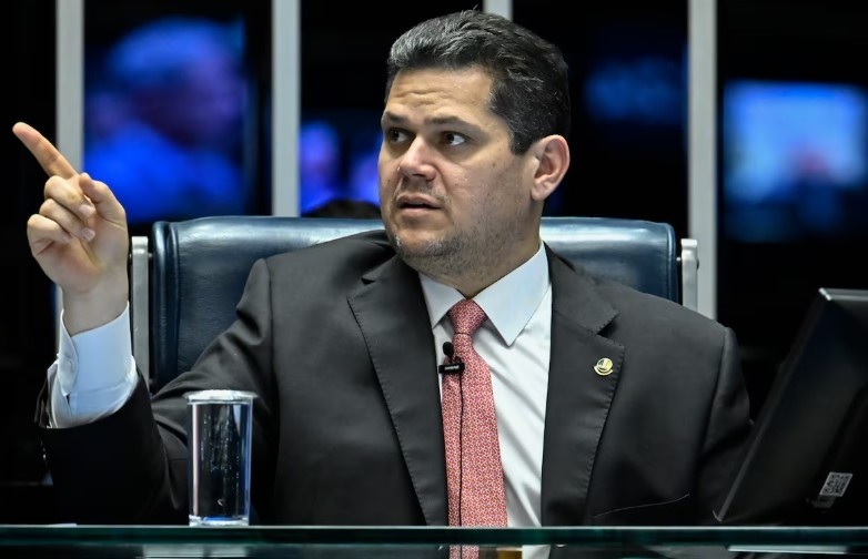 Alcolumbre irá apresentar proposta para restringir quem pode contestar decisão do Legislativo no STF