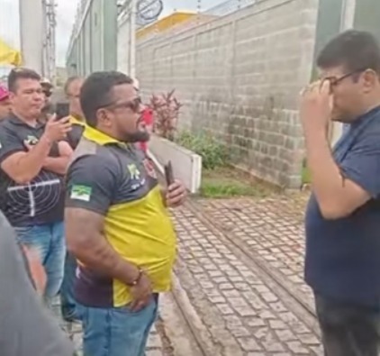 Sindicato bloqueia acesso e impede trabalho em empresa localizada na BR-101