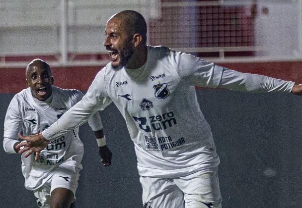 ABC vira nos acréscimos, vence o Tombense fora de casa e volta a respirar na Série C