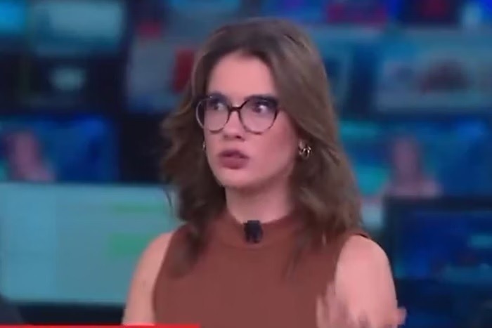 VÍDEO: Âncora da CNN causa polêmica ao chamar Jair Bolsonaro de Bozo ao vivo
