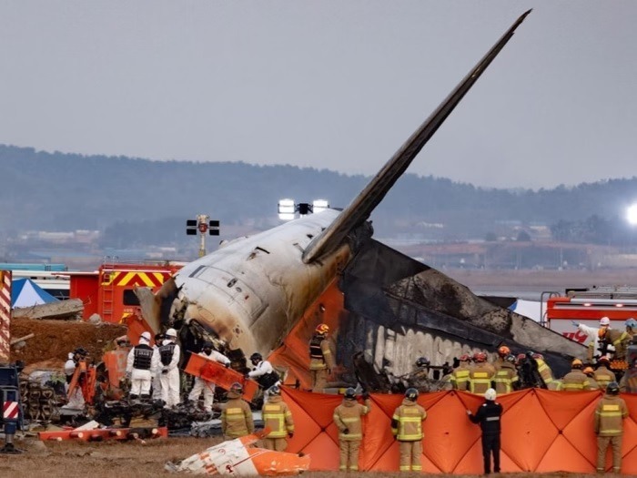 Motor desligado por engano fez avião cair, diz relatório
