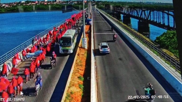 VÍDEO: MST faz caminhada em Natal e deixa trânsito lento na zona Norte