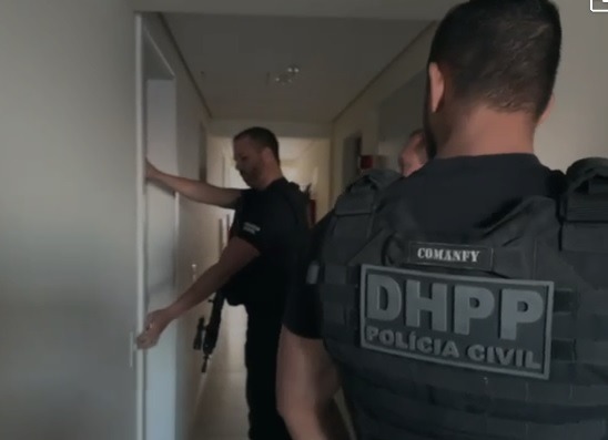 Polícia prende dupla suspeita de fraude milionária ostentava vida de luxo no RN