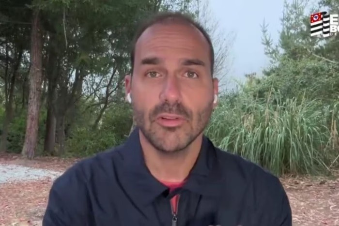 “É triste ver a que ponto o Nikolas chegou”, critica Eduardo Bolsonaro