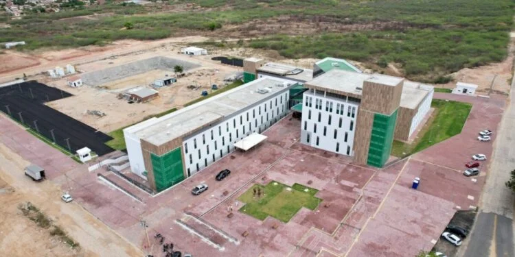Governo convoca 147 profissionais para ampliar serviços no Hospital da Mulher