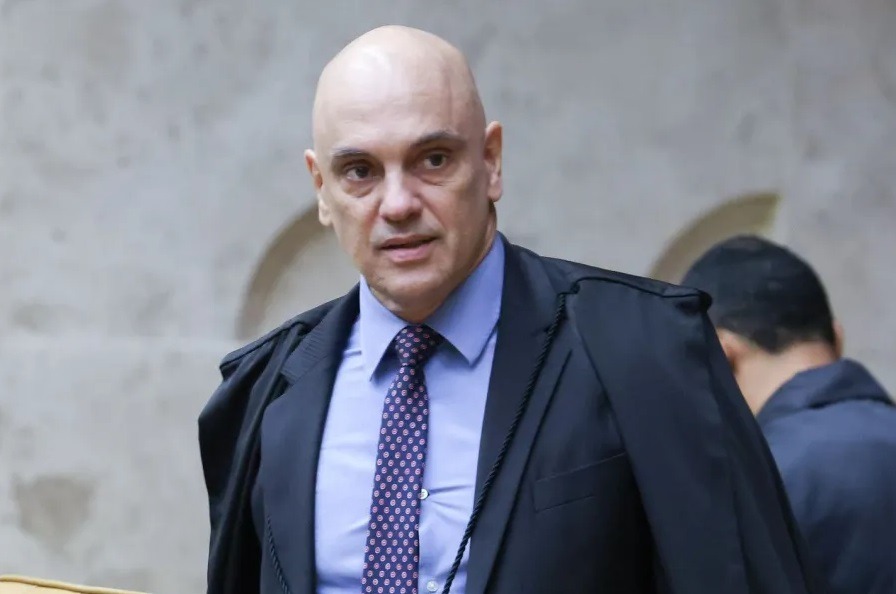 Oposição apresenta novo pedido de impeachment contra Moraes