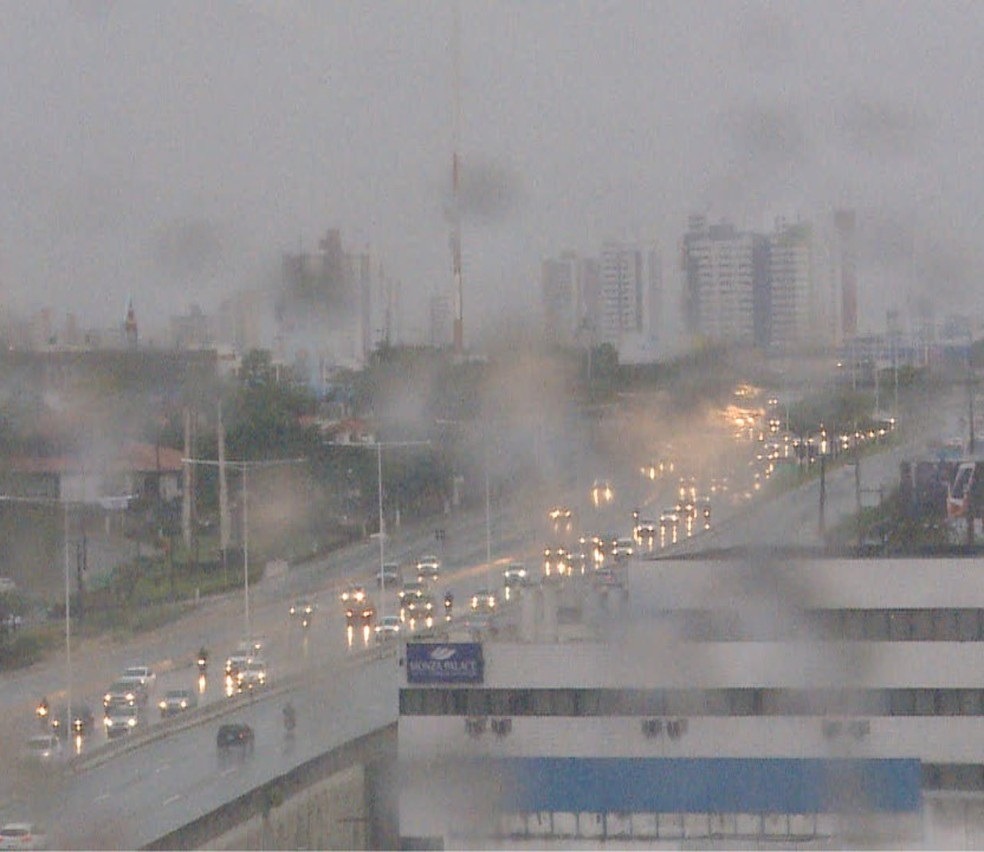 Natal e mais 63 cidades do RN estão em alerta para chuvas; confira lista
