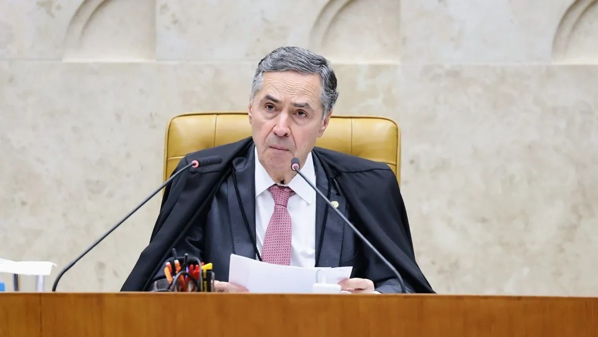 Filho de Barroso decide não retornar aos EUA após sanções de Trump
