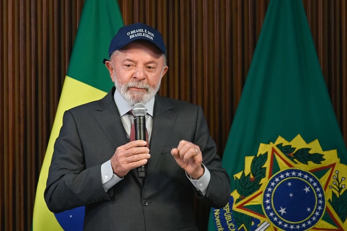 Lula chama Eduardo de “traidor da pátria” e cobra cassação