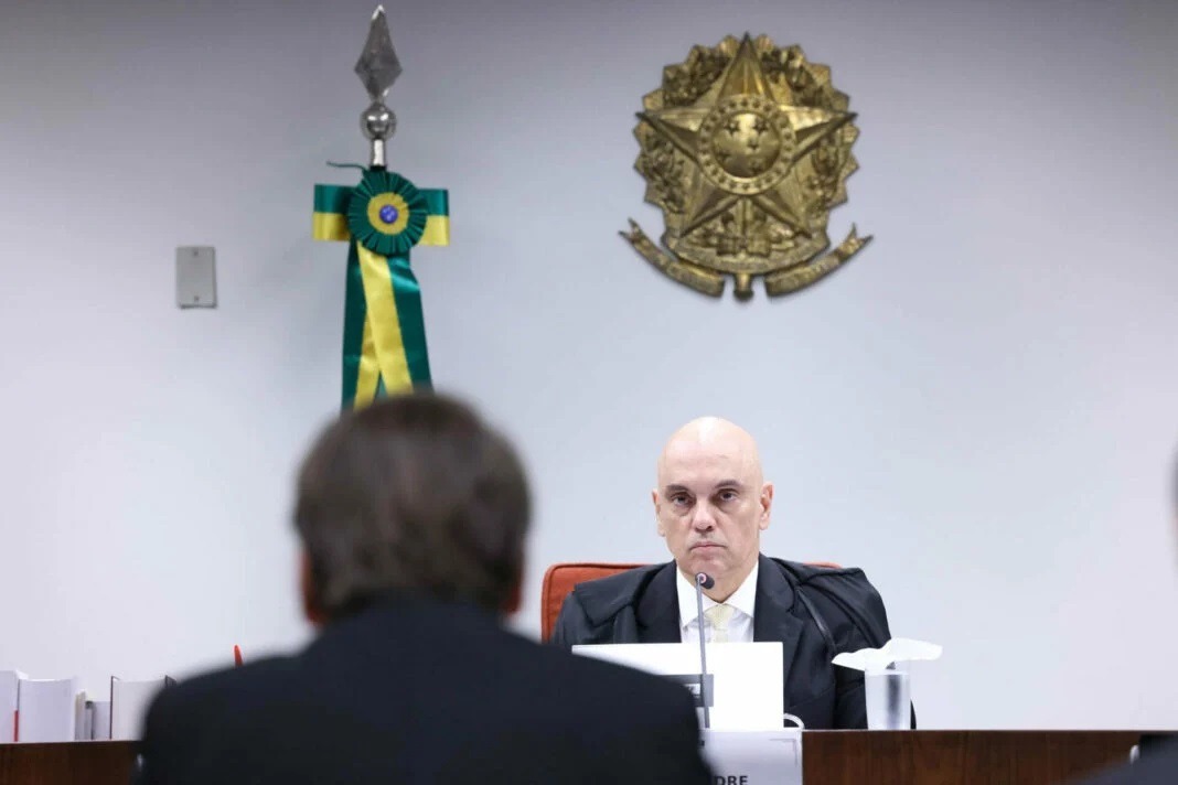 Moraes eleva prazo para que a PGR se manifeste sobre descumprimento de cautelares de Bolsonaro