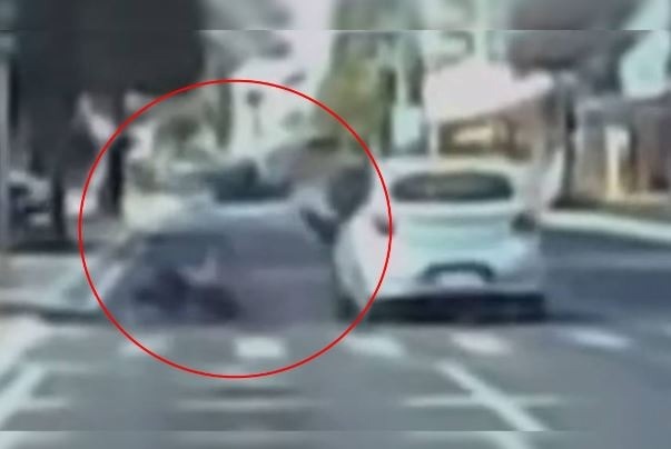 VÍDEO: Imagens mostram jovens em patinete elétrico sendo atropelados