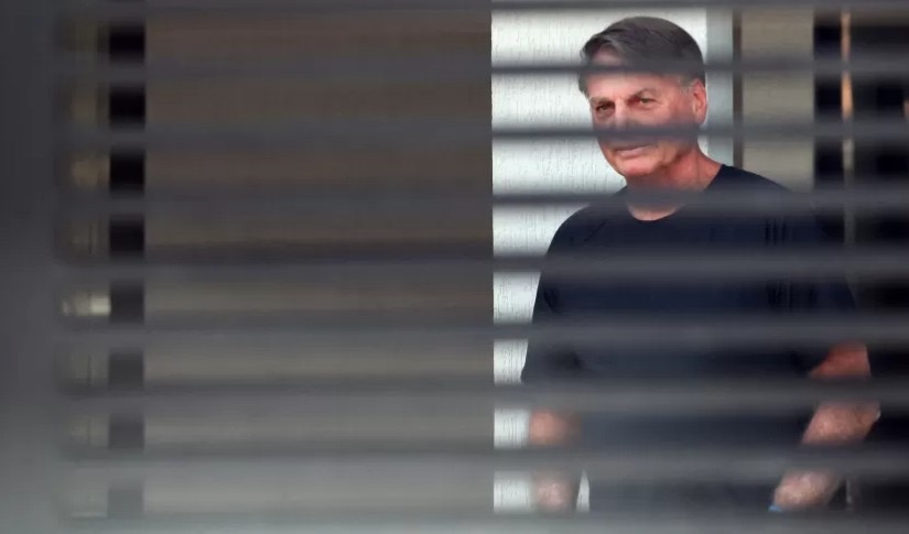 PGR se manifesta contra PF dentro da casa de Bolsonaro