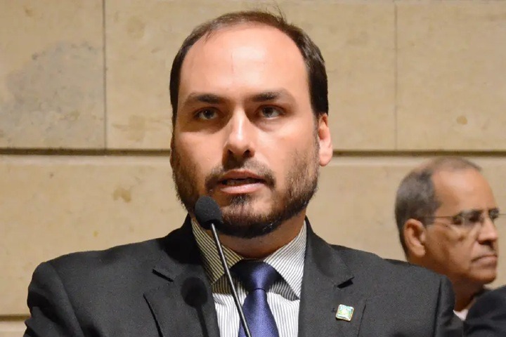 Carlos Bolsonaro rebate secretário de administração penitenciária do RN: “Desejo poder encarar um sujeito desses frente a frente”