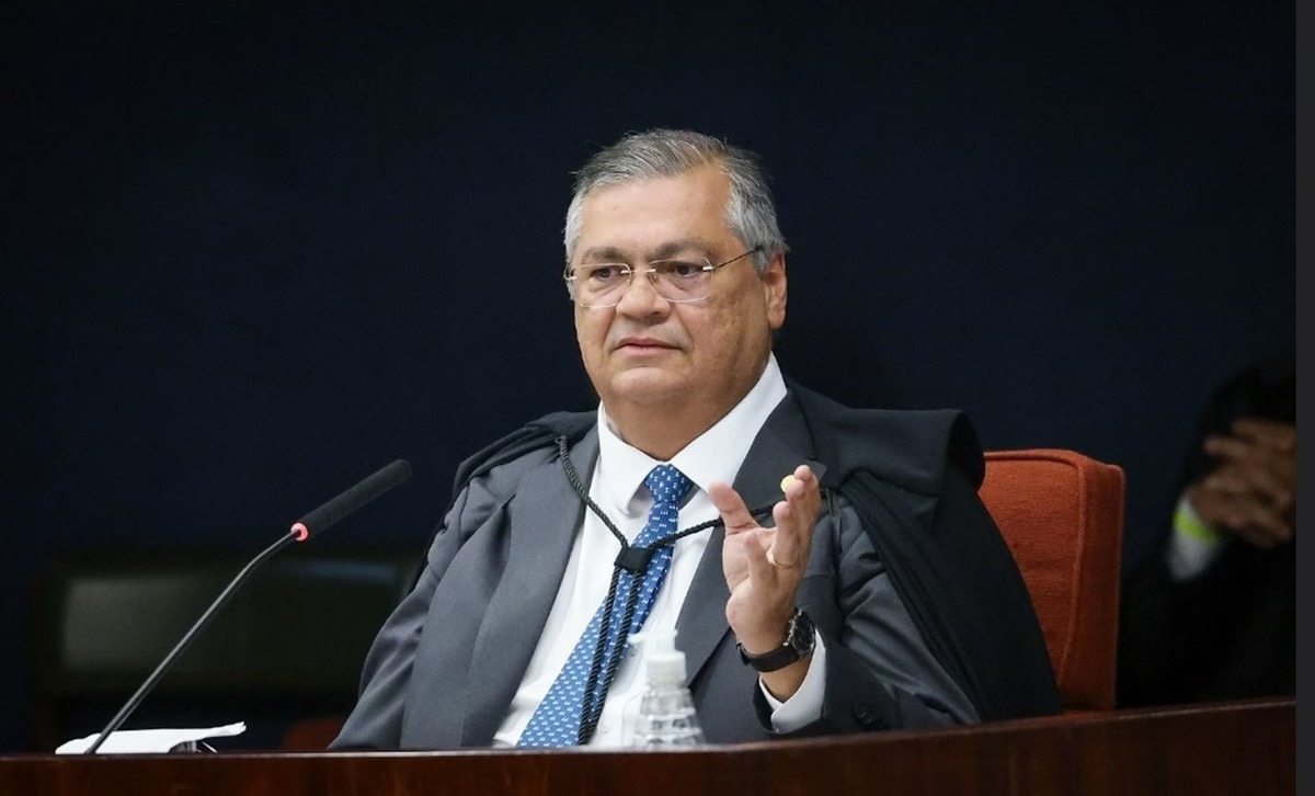 Dino vota pela condenação de Bolsonaro, mas defende redução de pena a Heleno