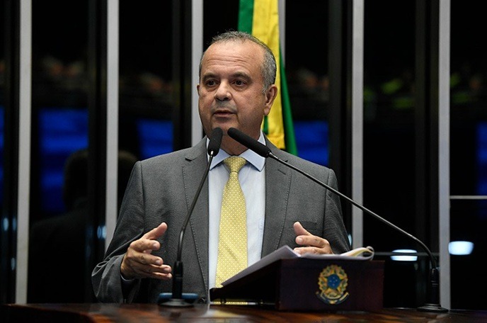 "Fux honra a toga": Rogério Marinho elogia decisão ministro que absolveu Bolsonaro e critica “perseguição política”