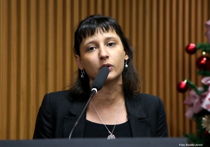 Relator dá prosseguimento ao processo contra Brisa Bracchi na Câmara de Natal
