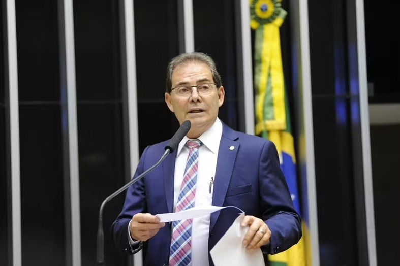 Motta indica Paulinho da Força para relatar texto da anistia na Câmara