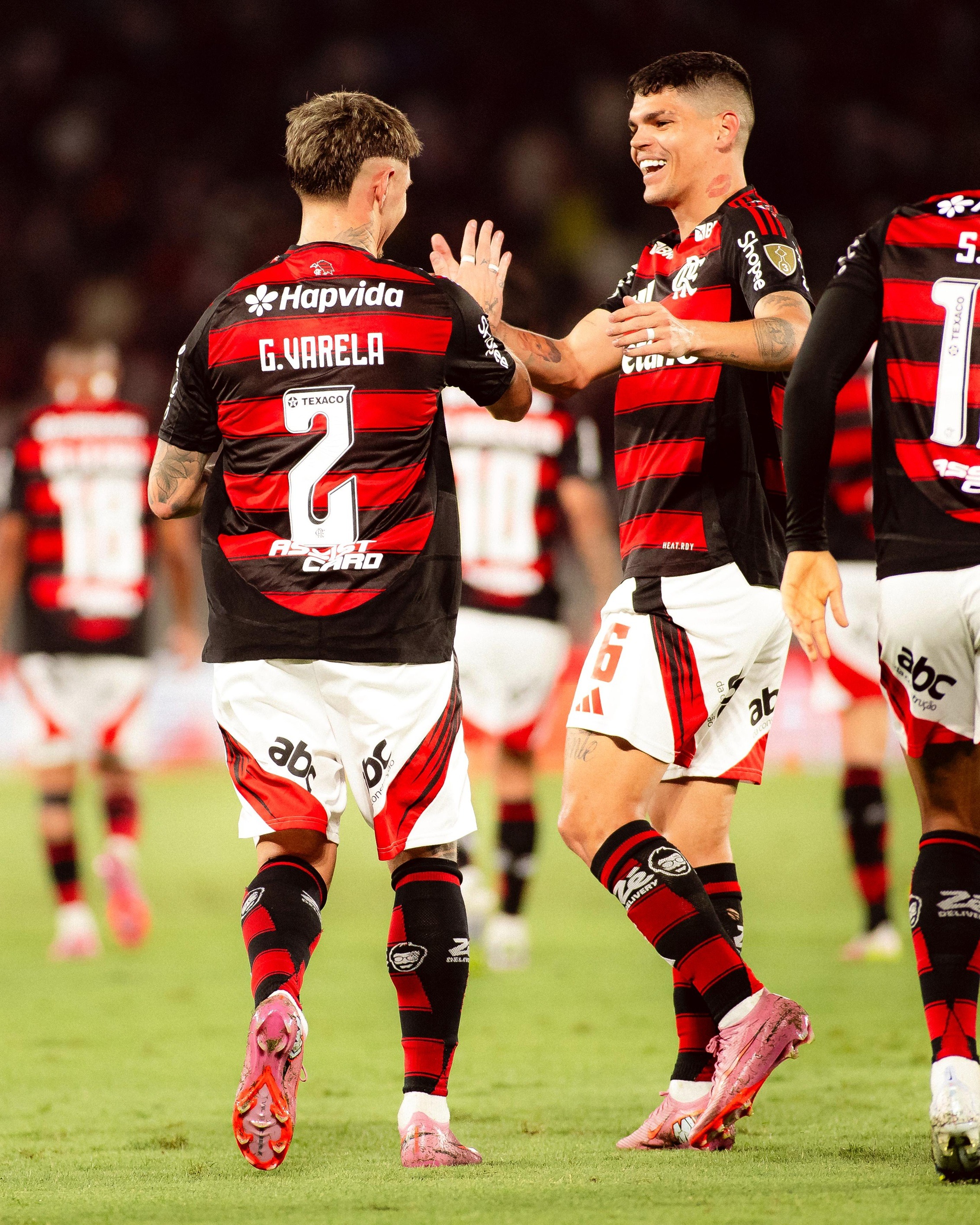 Flamengo faz dois gols no início, mas vê Estudiantes diminuir no fim e deixar confronto vivo na Libertadores; veja os...