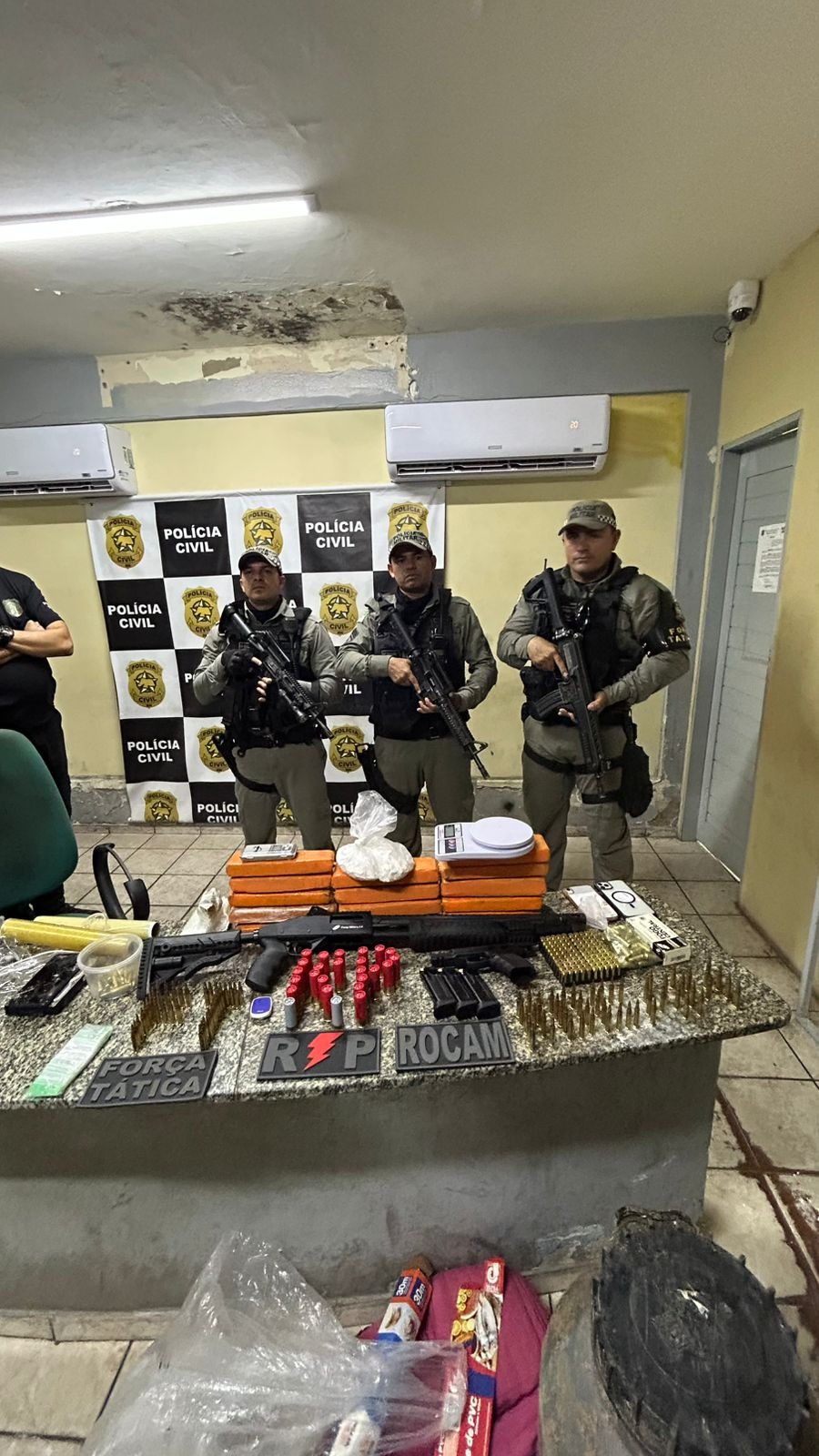 Polícia apreende grande quantidade de drogas, armas e um veículo roubado em Mossoró