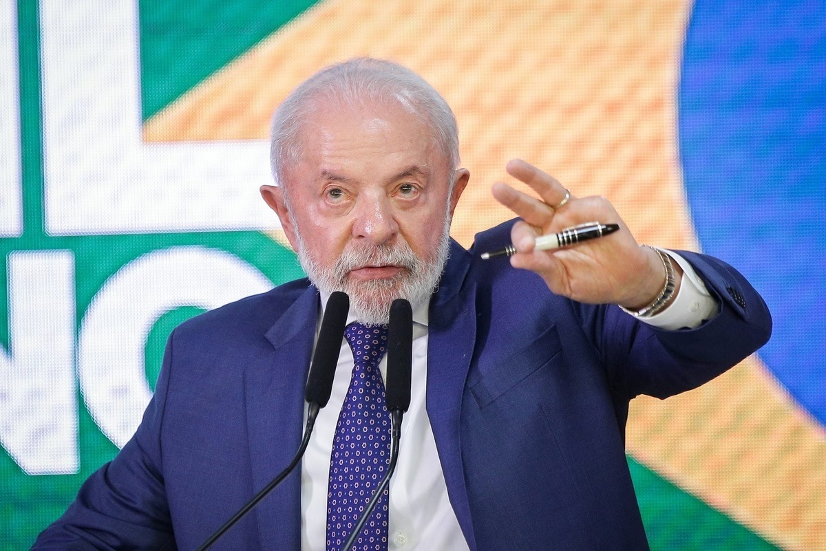 Ministro de Lula se afasta do cargo para votar contra PEC da Blindagem