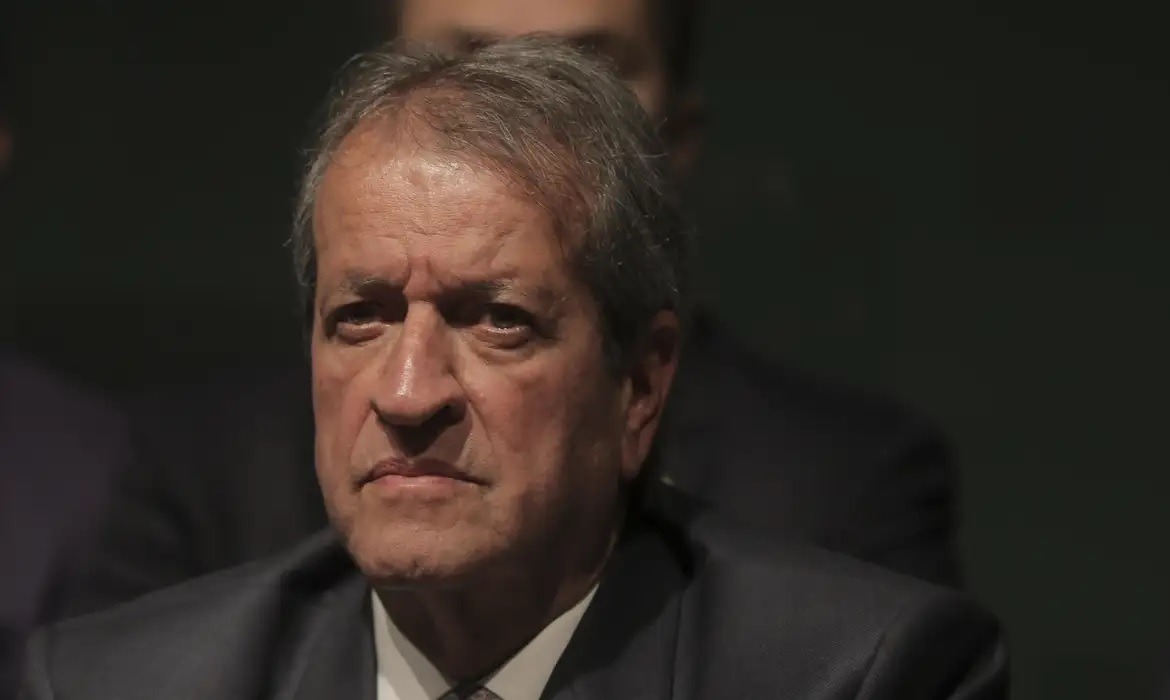 Presidente do PL prepara gesto a Eduardo Bolsonaro para selar paz