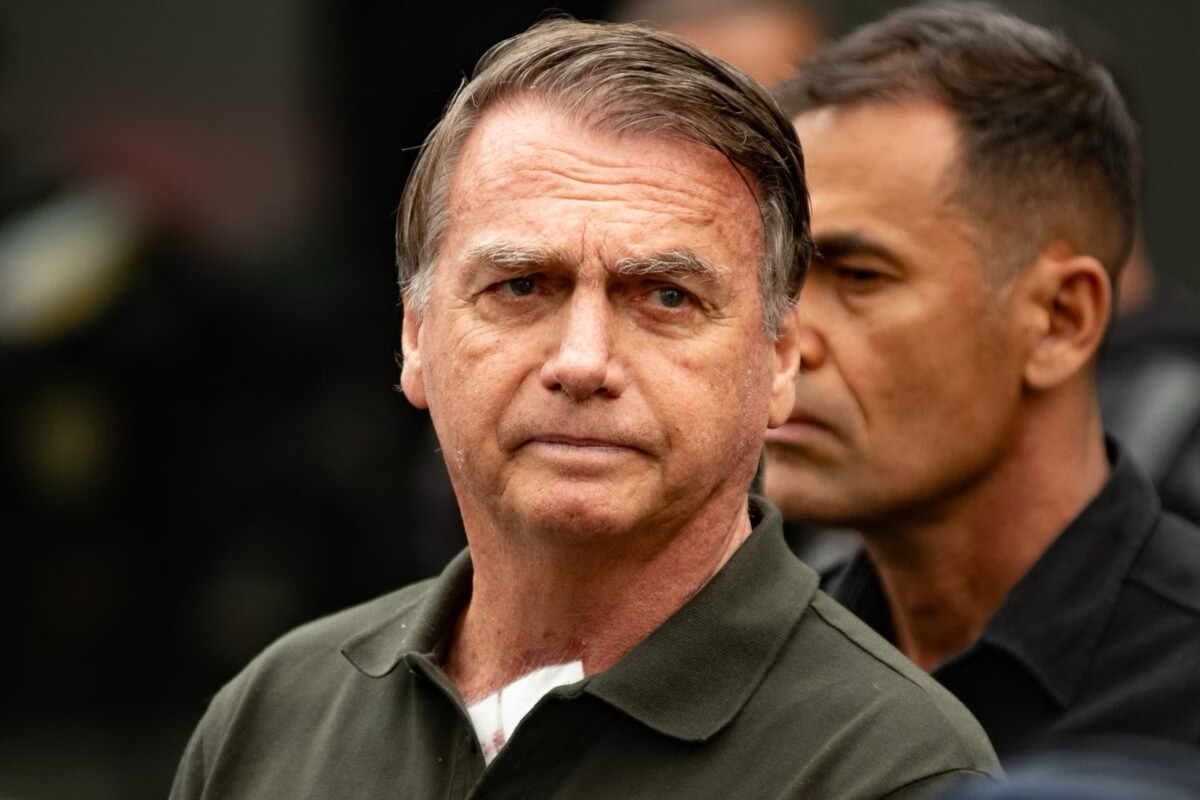 Moraes autoriza grupo de oração na casa de Bolsonaro, mas faz alerta