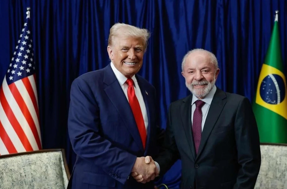 Diante de Lula, Trump elogia Bolsonaro e lamenta situação de aliado