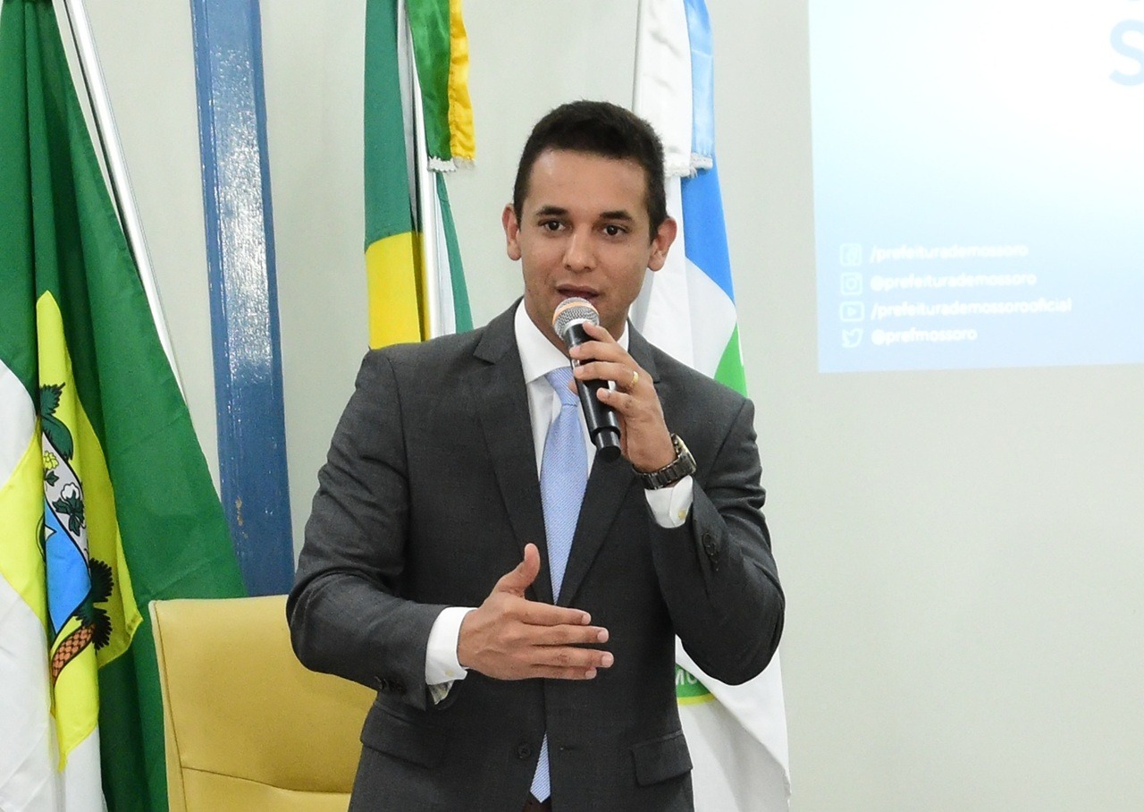 Estado quebrado, repasses bilionários e a defesa de Allyson por mais desembargadores