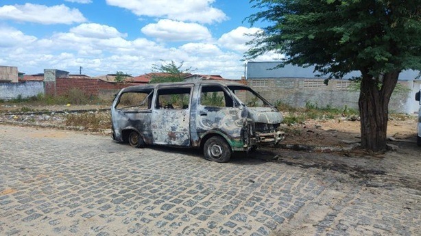 Mulher é presa suspeita de incendiar veículo de transporte coletivo no RN