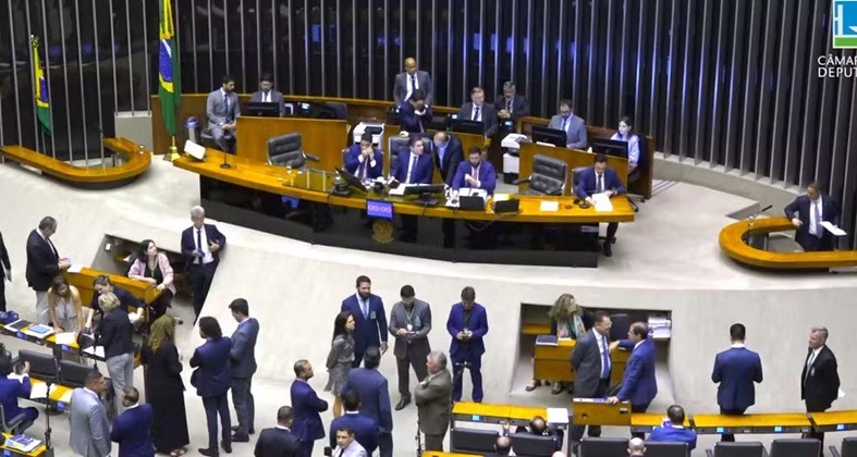 Câmara aprova texto-base de projeto que estabelece regras para comitê gestor da reforma tributária