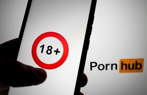 Hackers acessam dados de site pornográfico e querem divulgar usuários