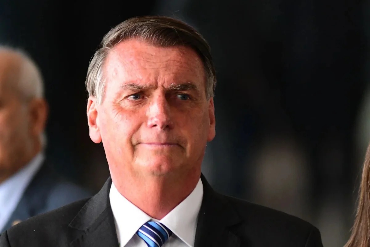Saiba quanto Bolsonaro recebe como capitão reformado