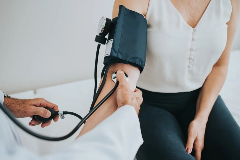 Cardiologista aponta piores alimentos para quem tem pressão alta