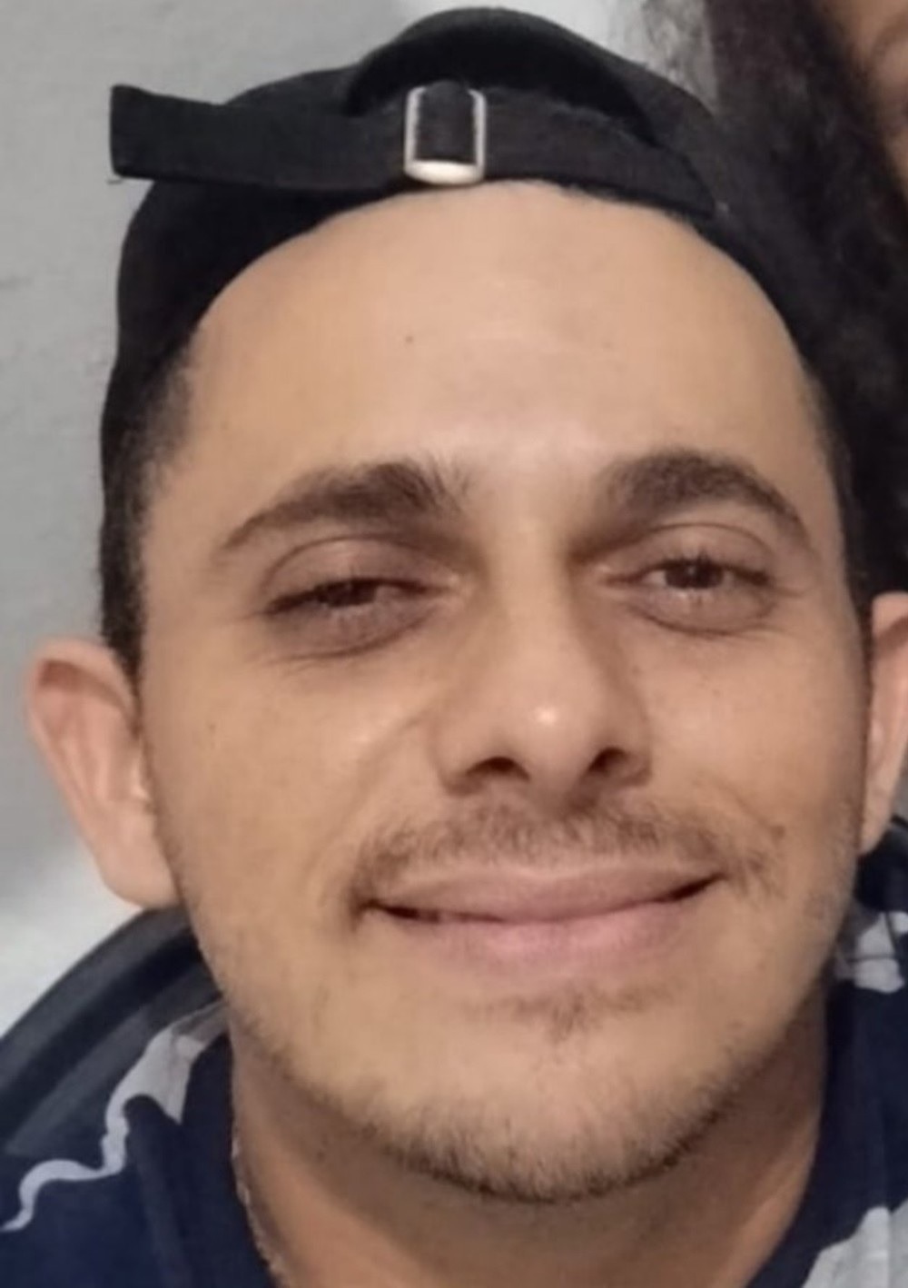 Homem é morto a tiros na frente da esposa grávida e dos 4 filhos no RN