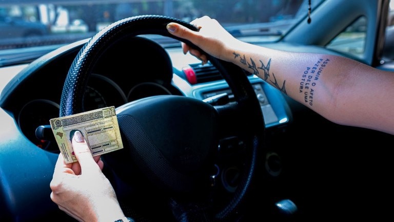 AGU derruba liminar e CNH do Brasil segue valendo para todos