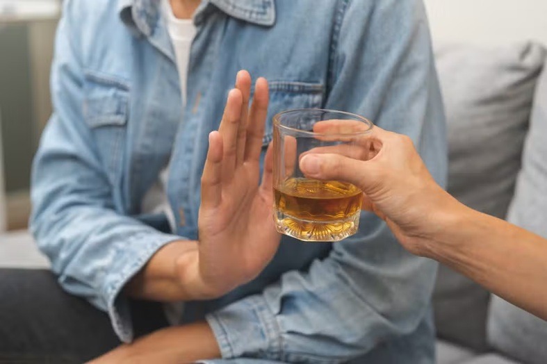 Acordou de ressaca? O que fazer para amenizar os sintomas