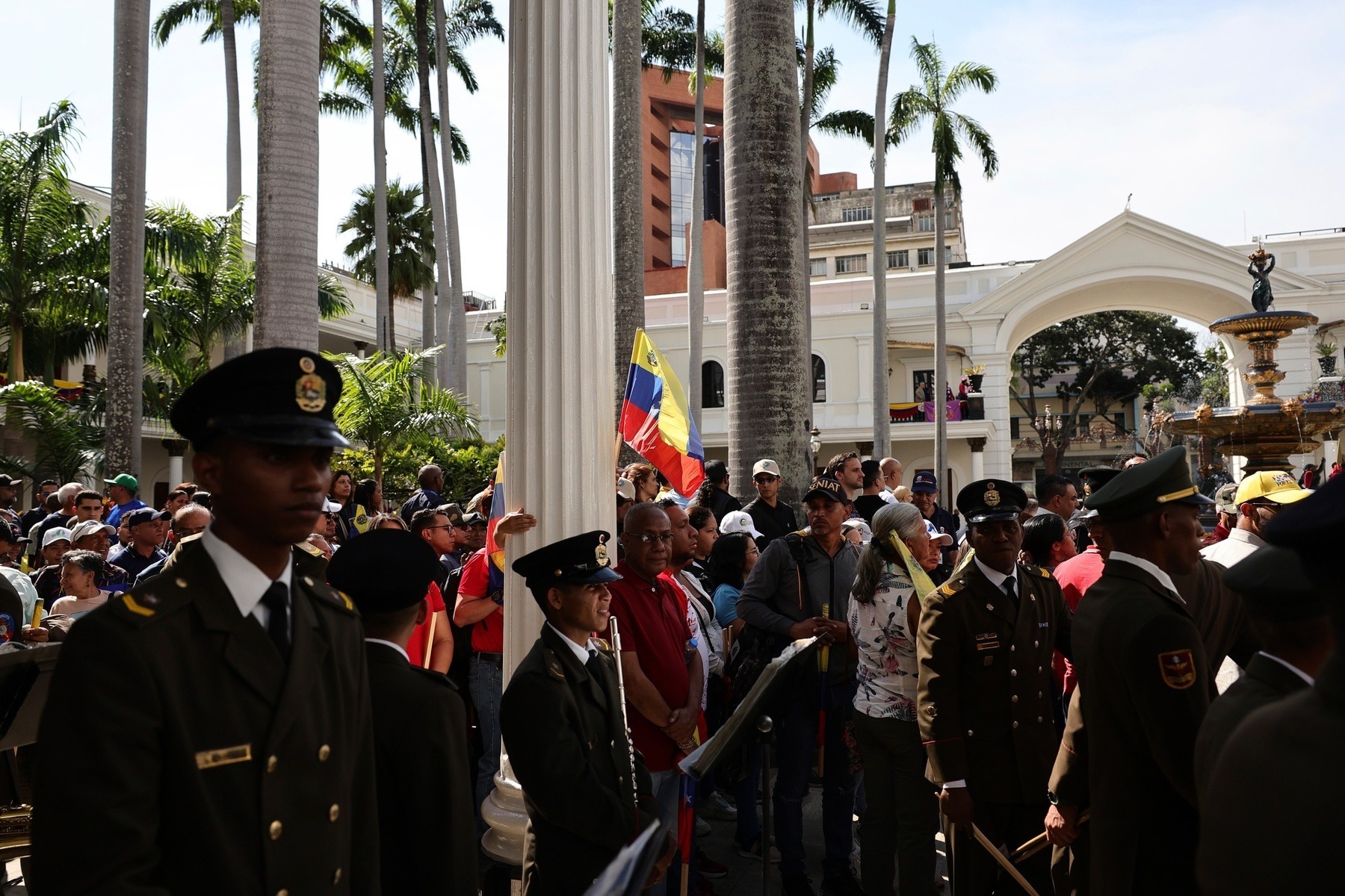 Jornalistas são presos por autoridades chavistas na Venezuela