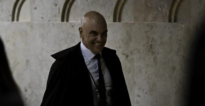 PGR recebe pedido de prisão de Moraes por tortura contra Bolsonaro