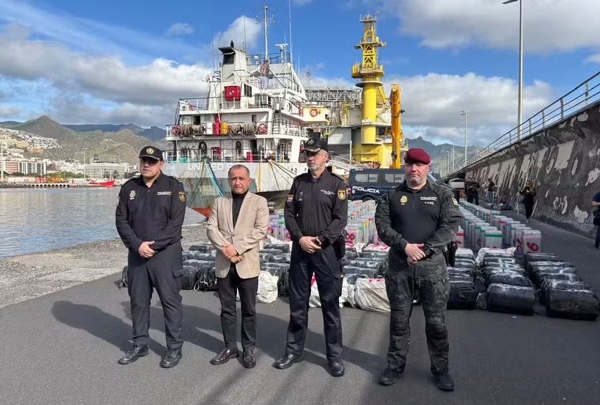 Espanha faz ‘maior apreensão de cocaína em alto-mar’ em navio cargueiro que partiu do Brasil