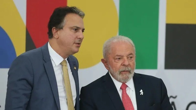 Lula escala Camilo Santana para comandar palanques do PT no Nordeste