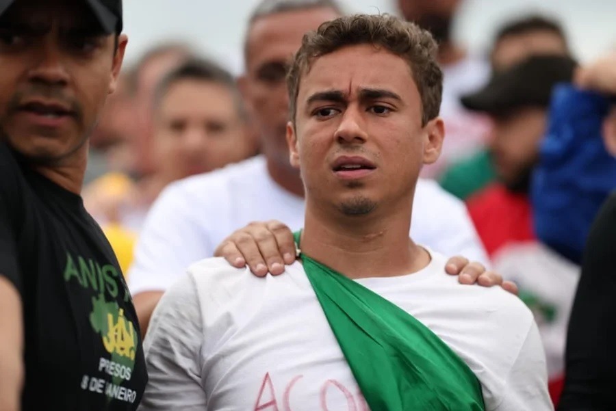 Nikolas relata “pé deformado” e dores em meio a caminhada de 230 km