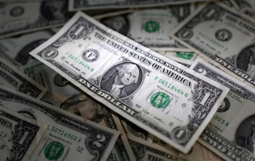 Gastos de brasileiros no exterior alcançam US$ 21,7 bilhões em 2025; maior patamar desde 2014